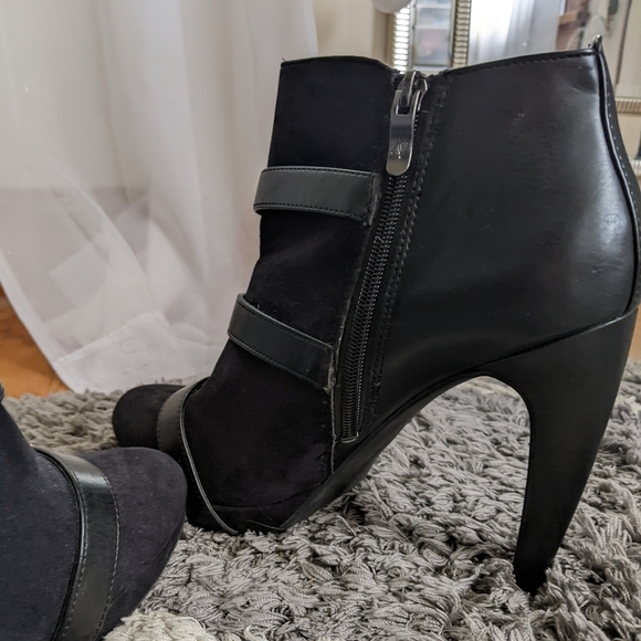 Sam & Libby Ankle Boot Women's 10 Black Faux Suede Buckle Stiletto Heel - Picture 3 of 8